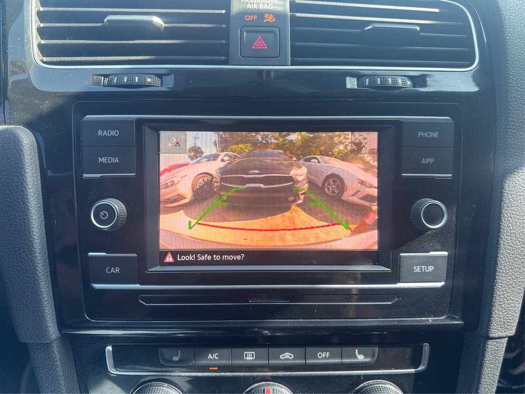 Used 2019 Volkswagen GTI SE FWD image 18