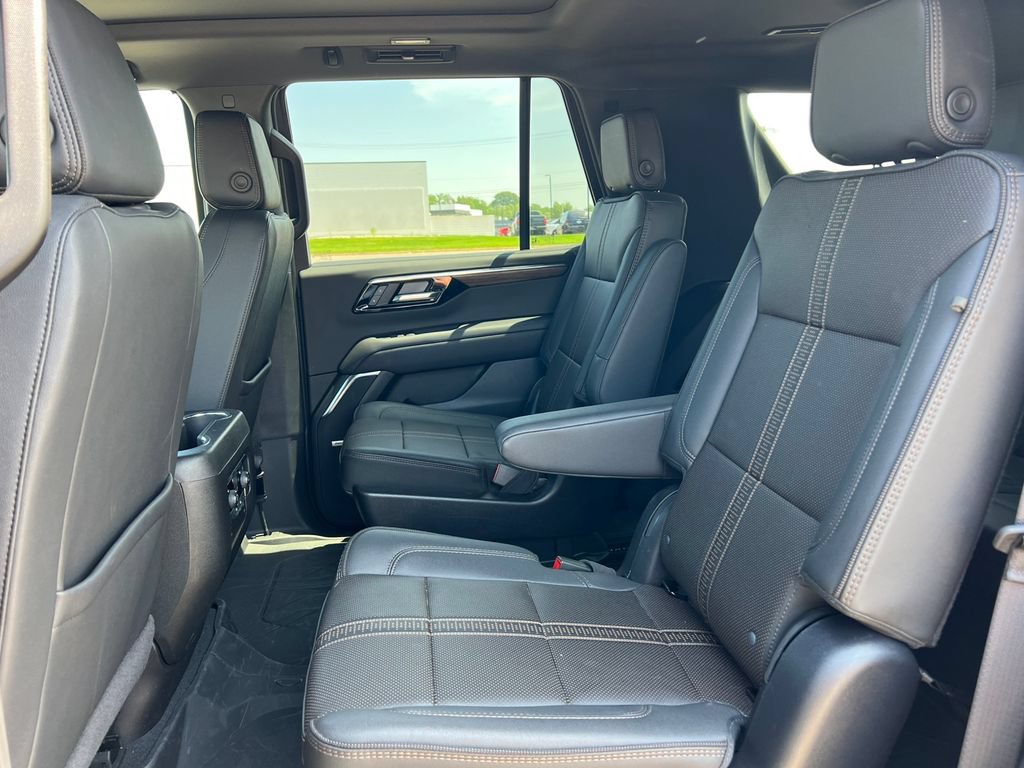 Used 2025 Chevrolet Tahoe High Country w/ Sun And Tow Package AWD/4WD image 5