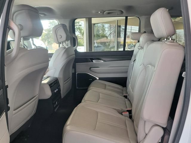 Certified 2023 Jeep Wagoneer L Series II image 17