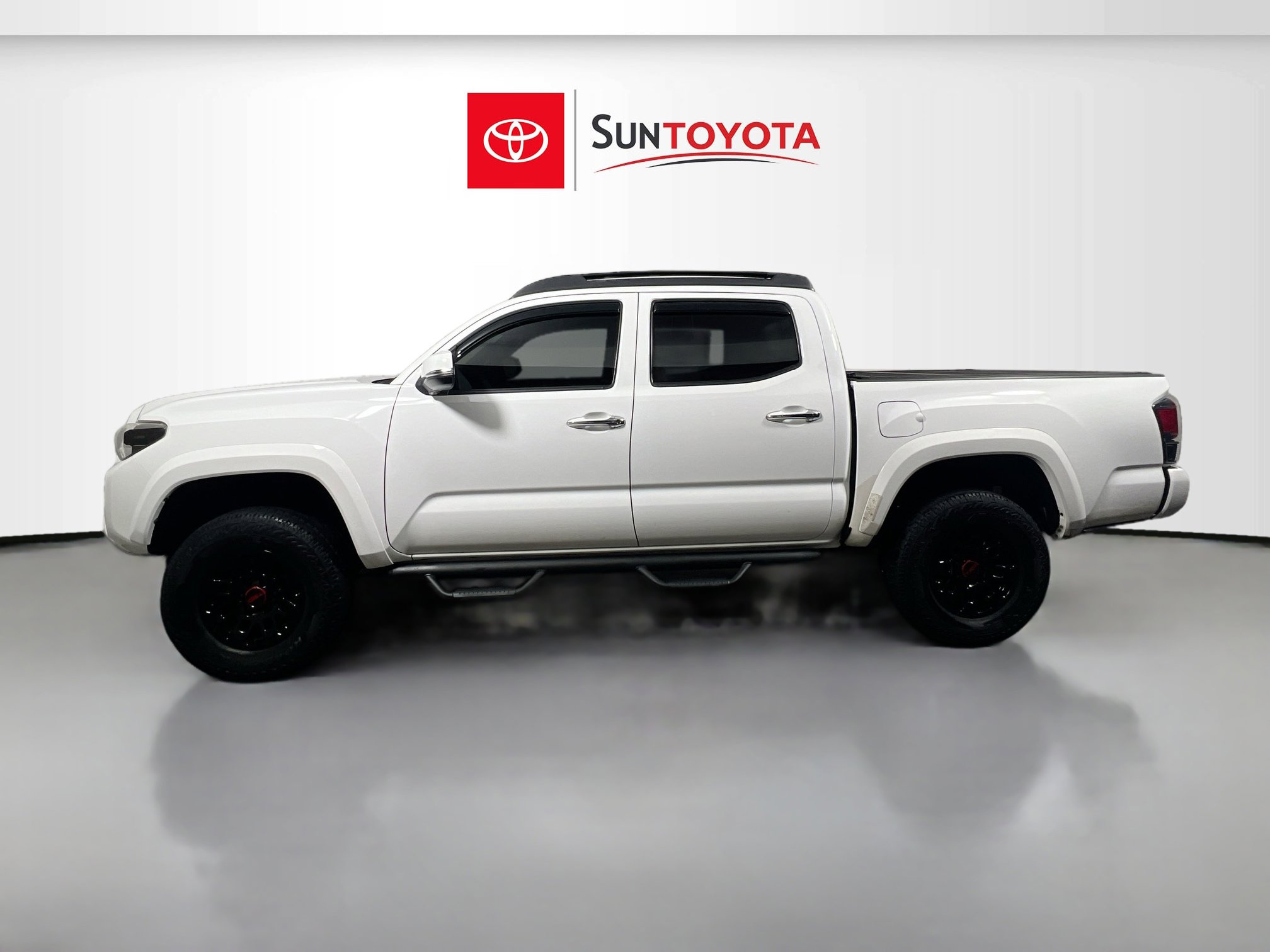 Used 2017 Toyota Tacoma Limited image 7