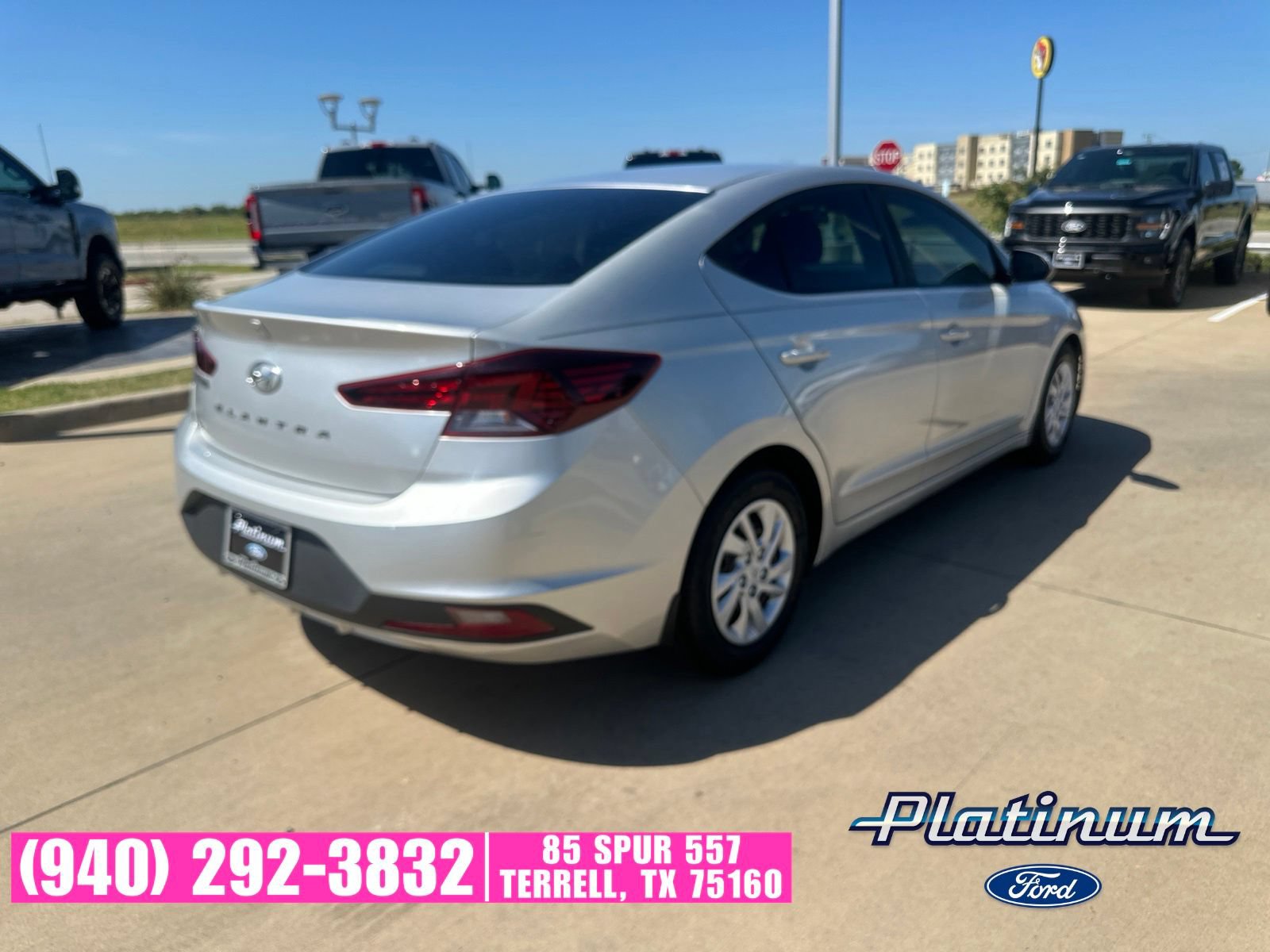 Used 2020 Hyundai Elantra SE w/ Winter Weather Package FWD image 6
