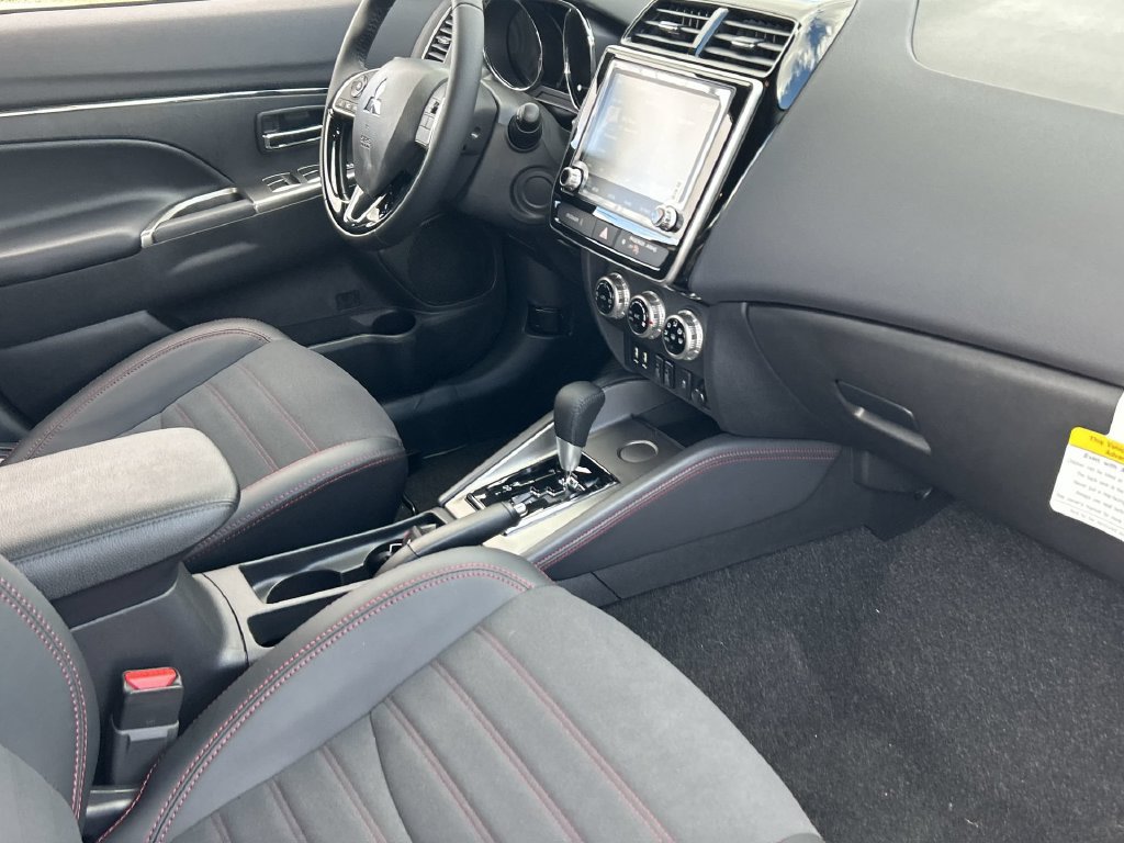 New 2027 Mitsubishi Outlander Sport SE FWD image 22