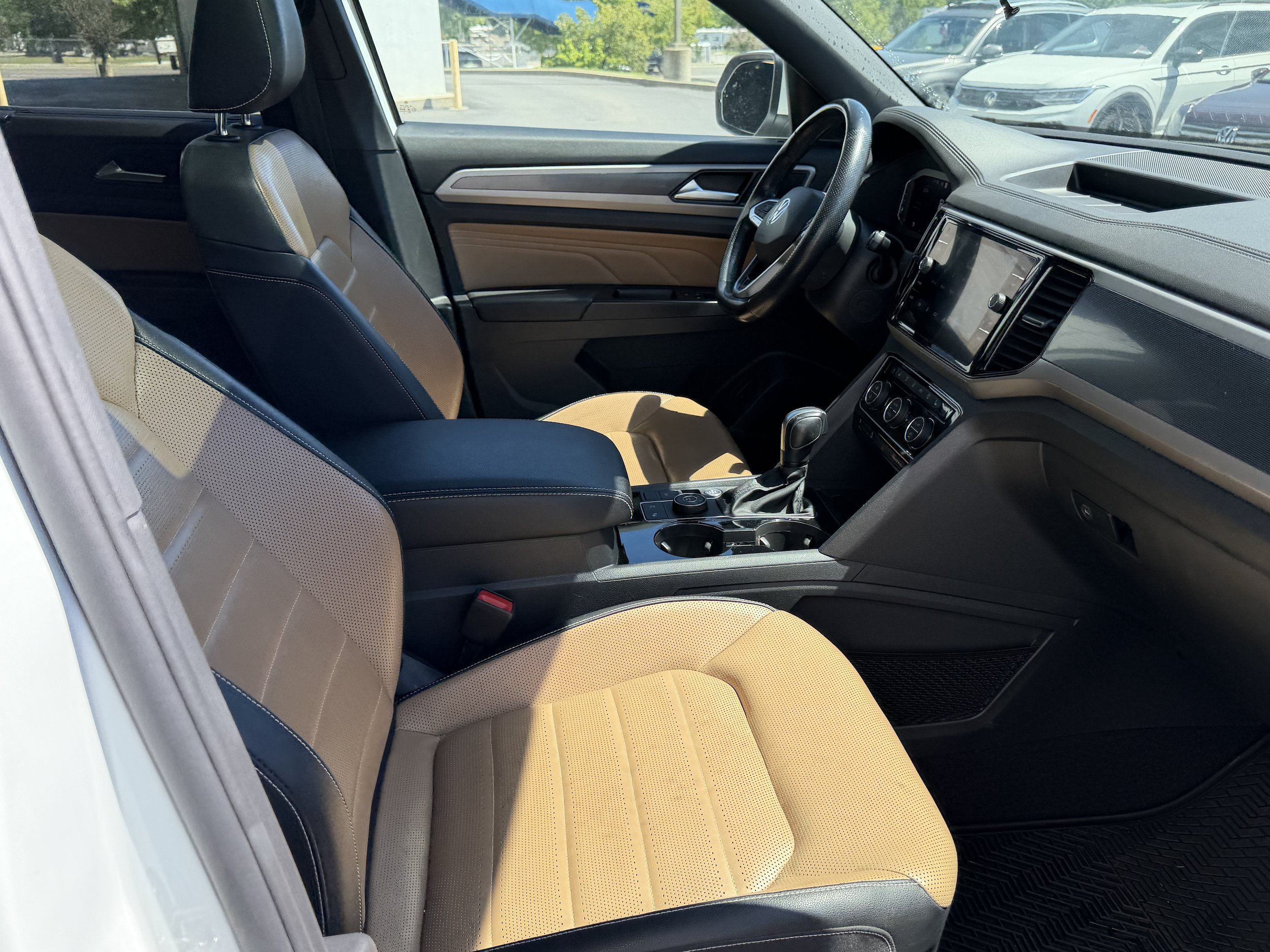 Used 2020 Volkswagen Atlas Cross Sport SEL Premium R-Line AWD/4WD image 36