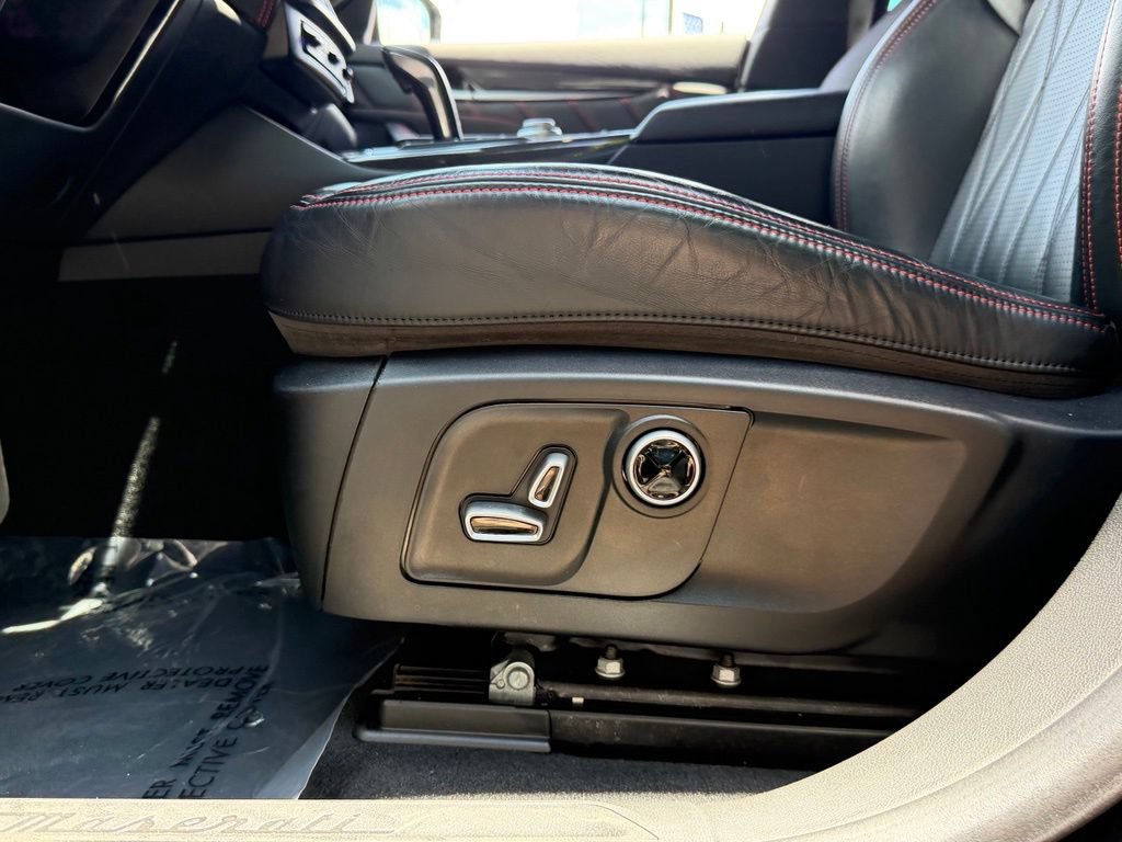 Used 2022 Maserati Levante Modena AWD/4WD image 27