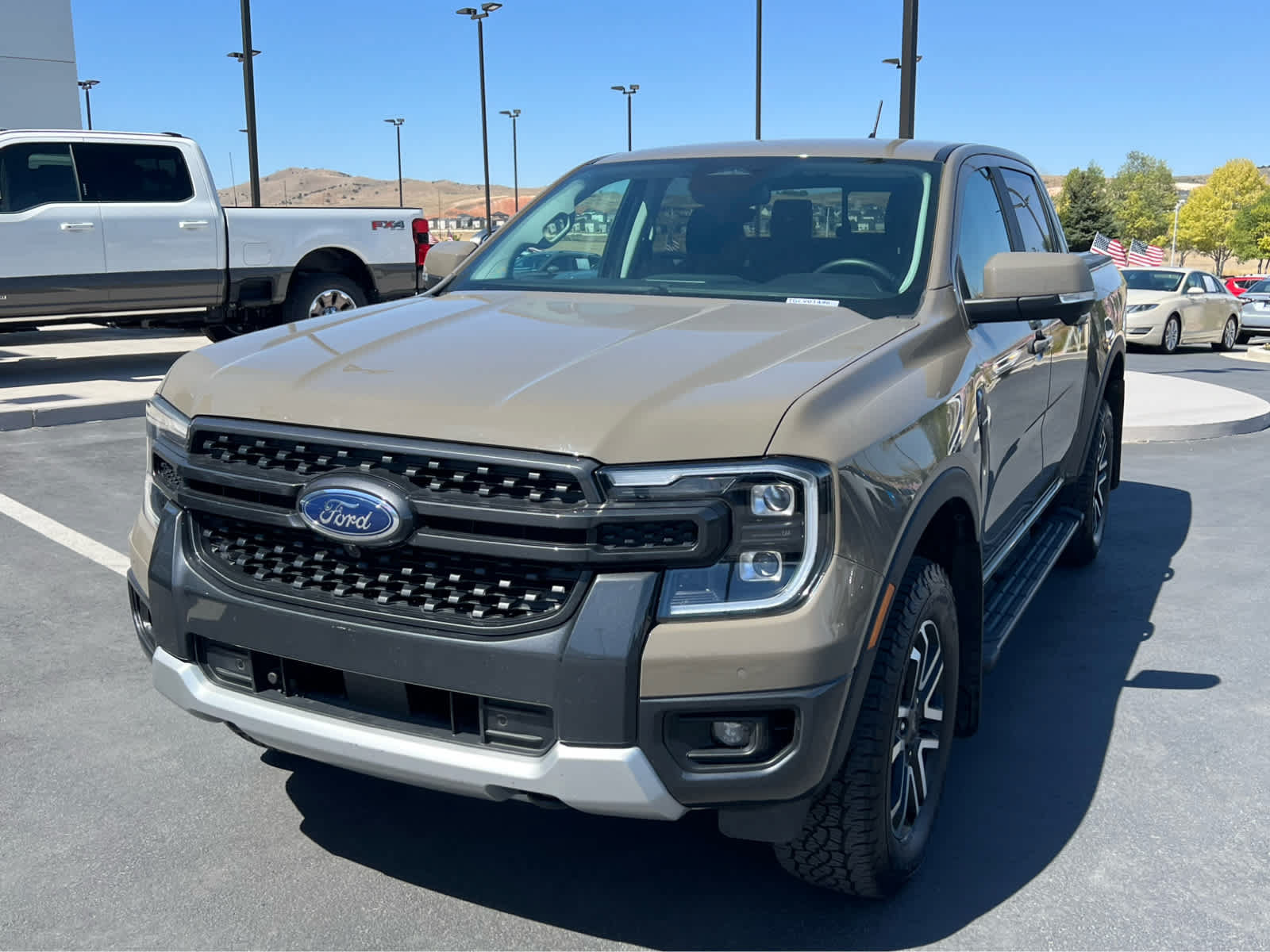Used 2025 Ford Ranger Lariat w/ FX4 Off-Road Package AWD/4WD image 2
