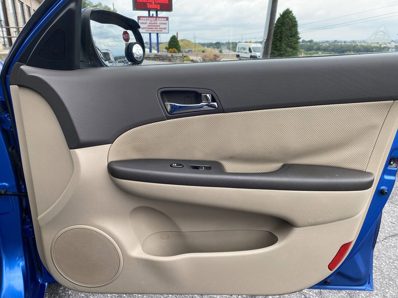 Used 2011 Hyundai Elantra image 17