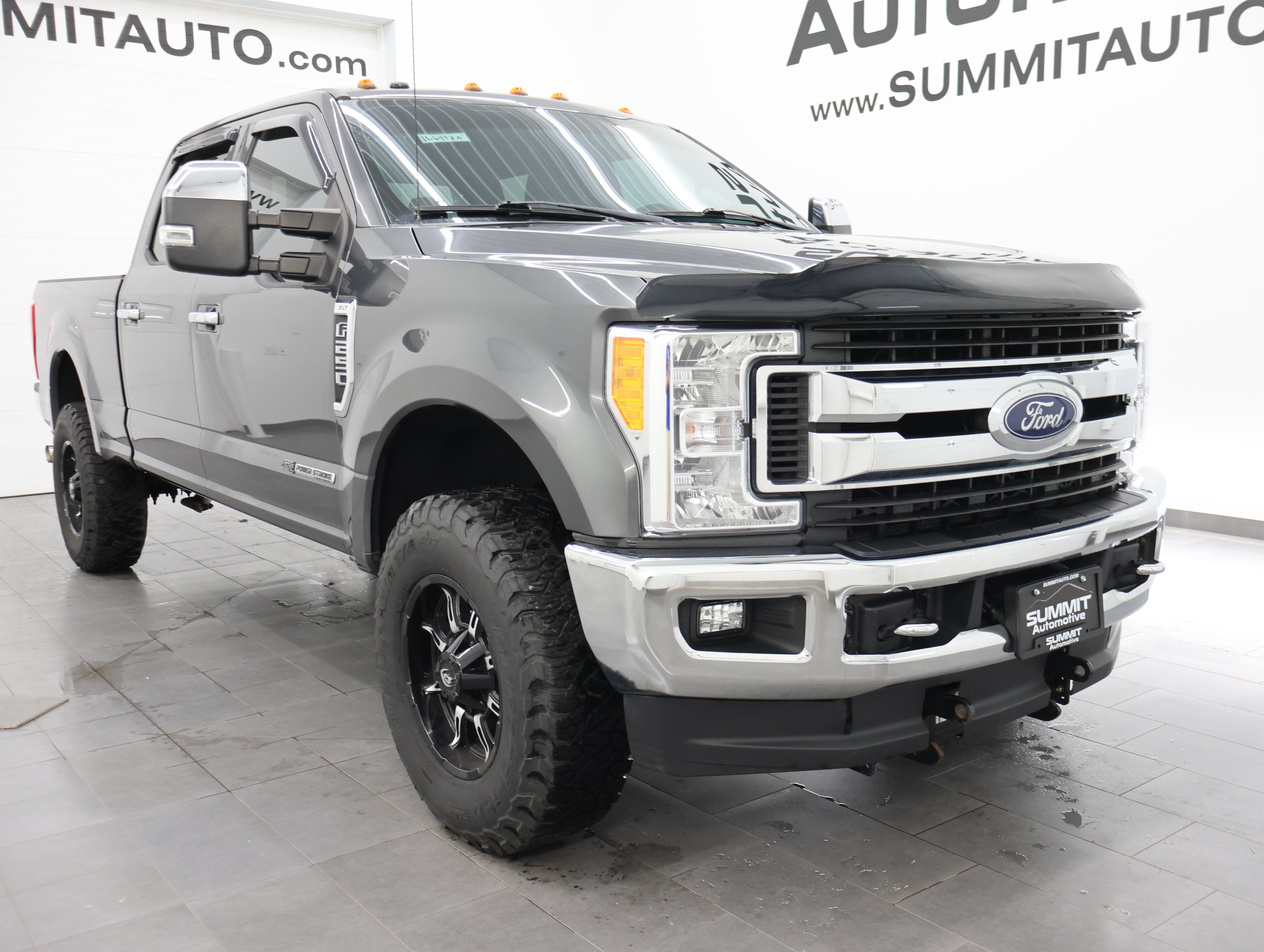 Used 2017 Ford F250 XLT w/ XLT Premium Package AWD/4WD image 2
