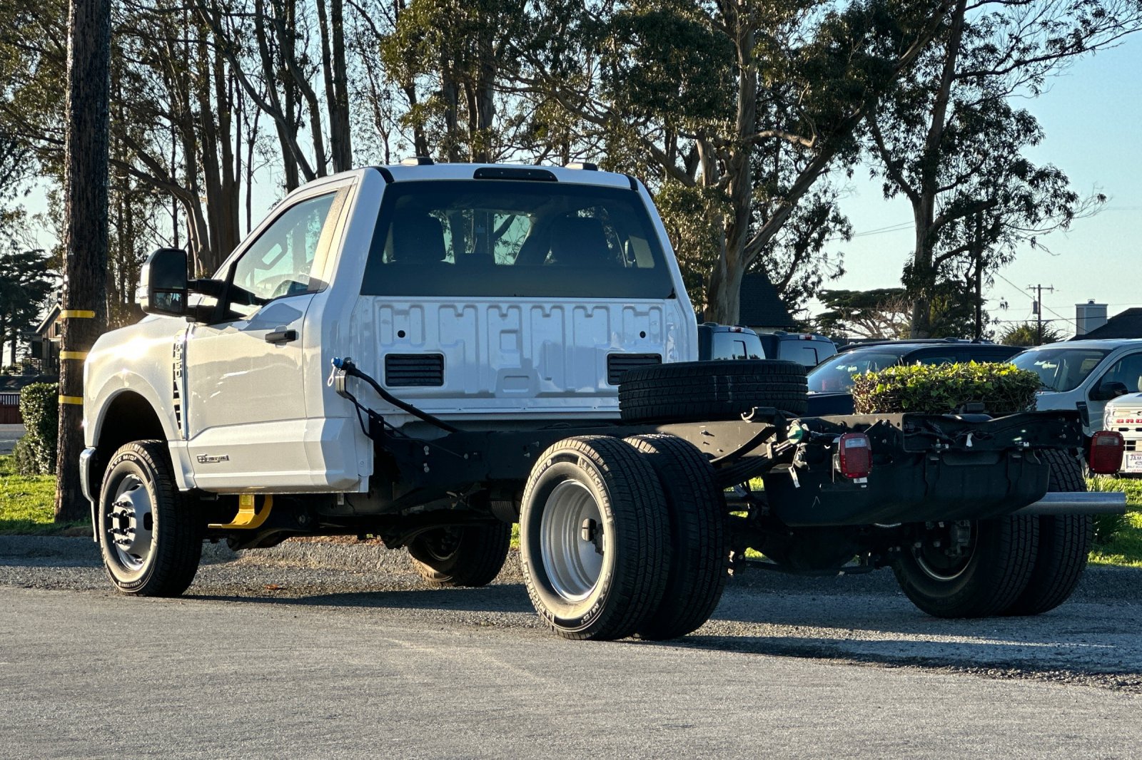 Used 2024 Ford F350 XLT AWD/4WD image 3