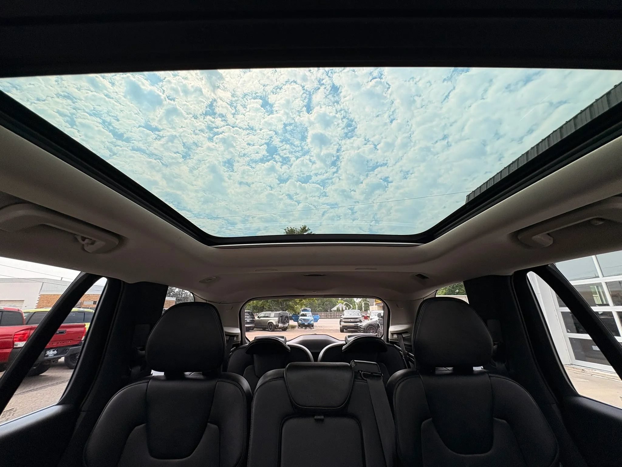 Used 2020 Volvo XC90 T5 Momentum w/ Protection Package Premier AWD/4WD image 32