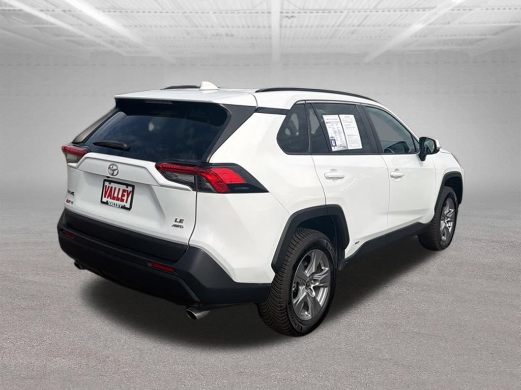 Used 2023 Toyota RAV4 XLE AWD/4WD image 10