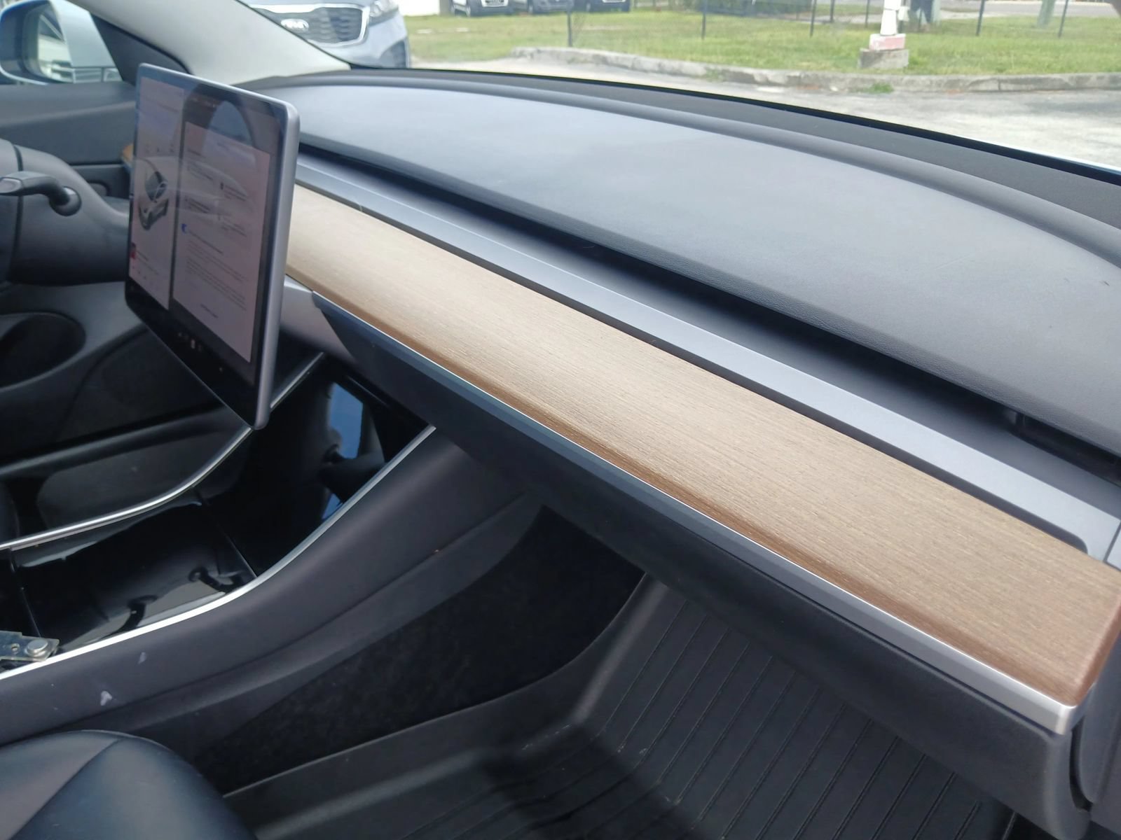 Used 2019 Tesla Model 3 Standard Range Plus RWD image 17