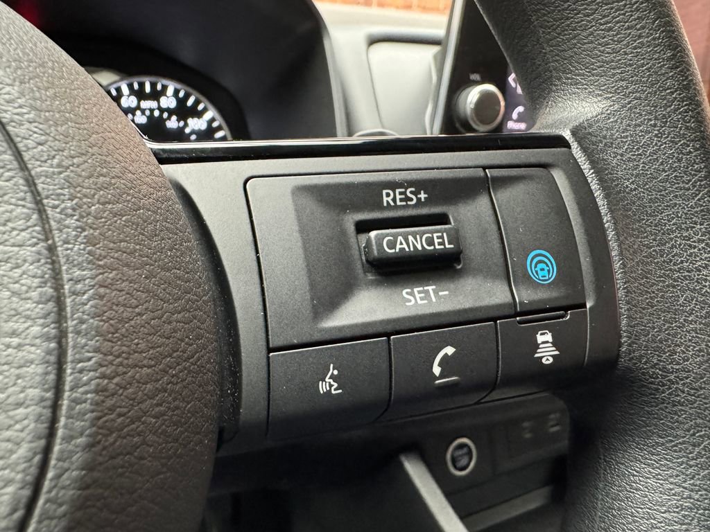 Used 2023 Nissan Rogue SV AWD/4WD image 14