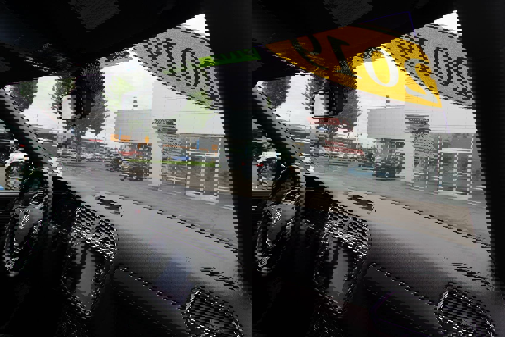 Used 2019 Volkswagen Tiguan SEL Premium R-Line image 20