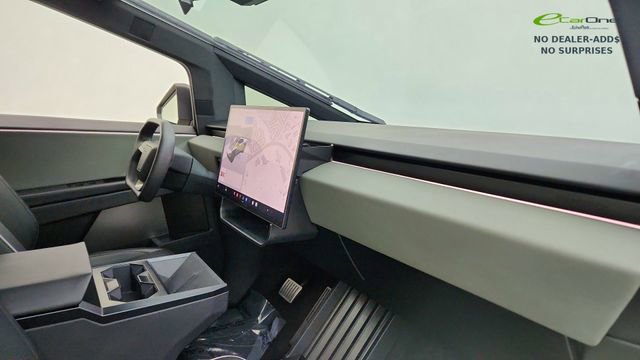 Used 2024 Tesla Cybertruck AWD Crew Cab image 18