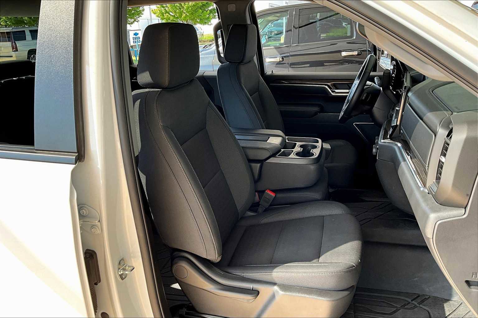 Certified 2024 Chevrolet Silverado 1500 RST w/ LPO, Dark Essentials Package image 9