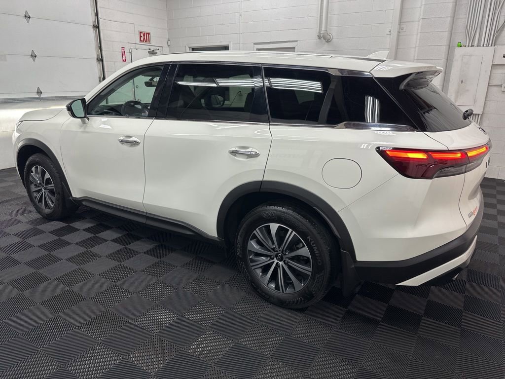 Used 2024 INFINITI QX60 Pure image 7