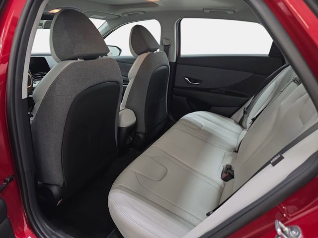 Used 2024 Hyundai Elantra Limited image 12