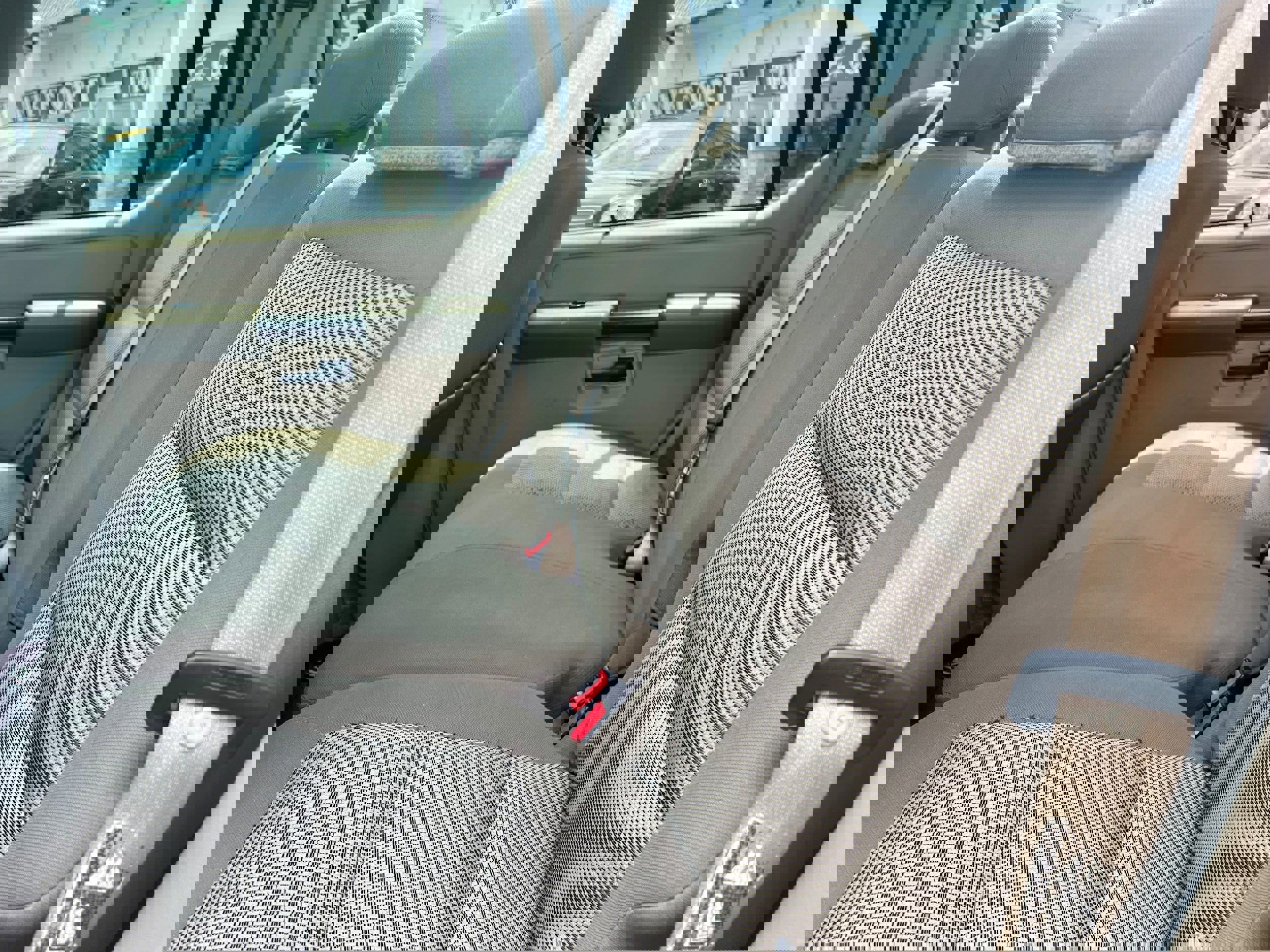 Used 2003 Ford Explorer Sport Trac XLT image 12