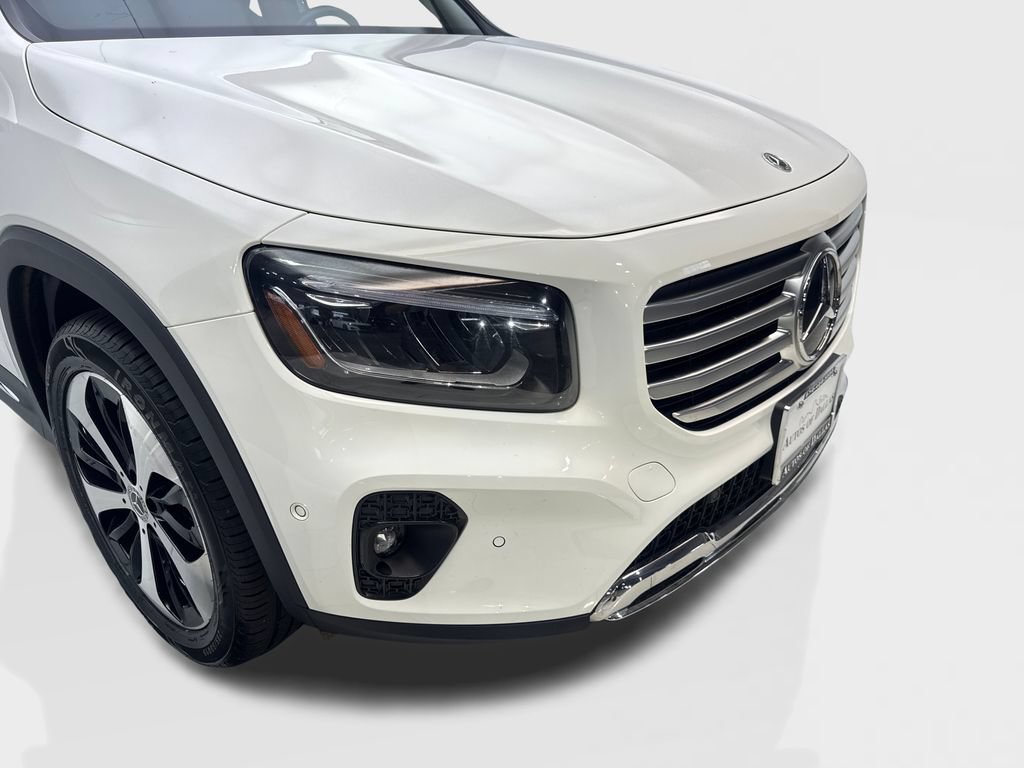 Used 2025 Mercedes-Benz GLB 250 4MATIC image 17