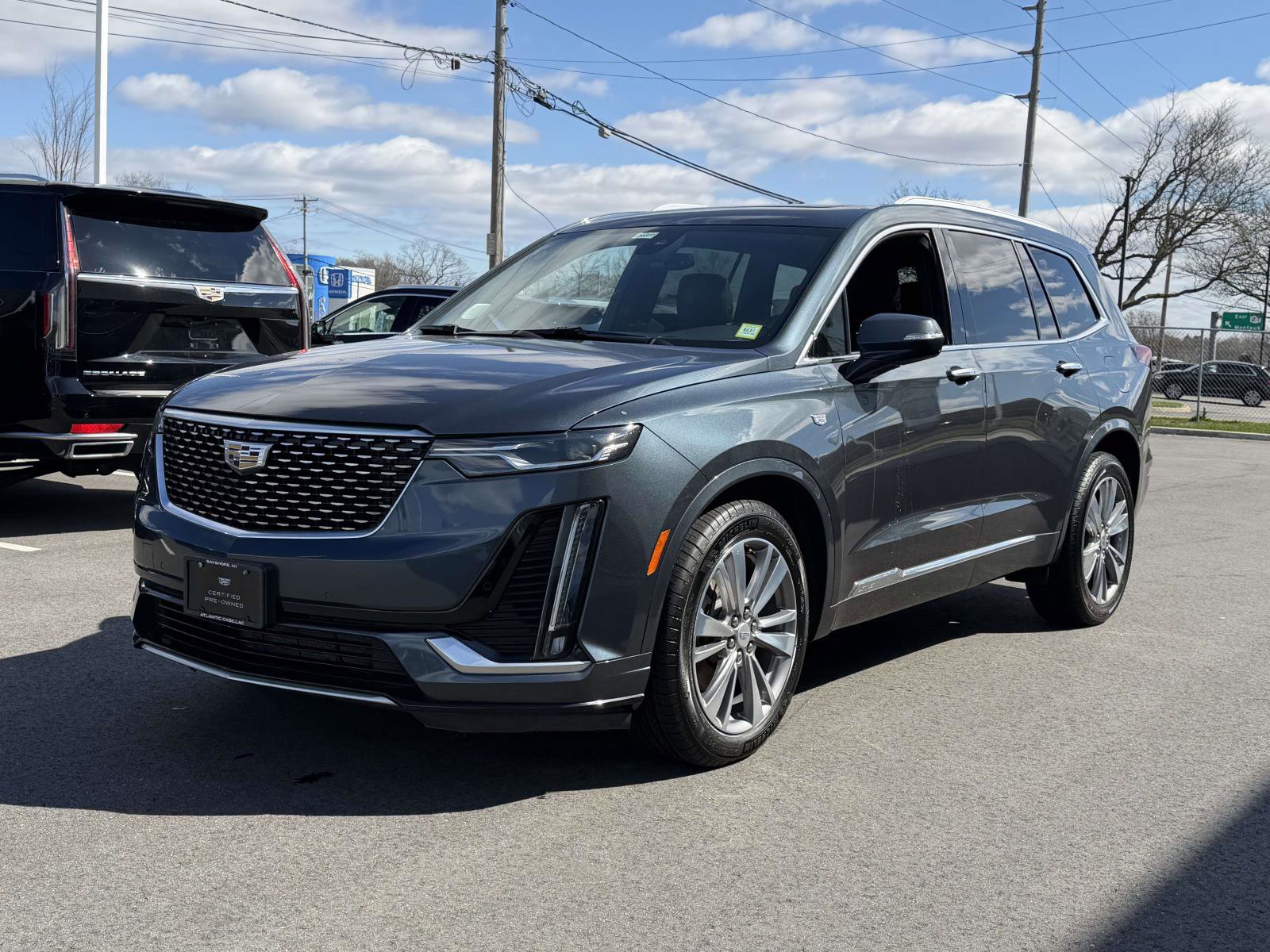 Used 2020 Cadillac XT6 Premium Luxury FWD image 1