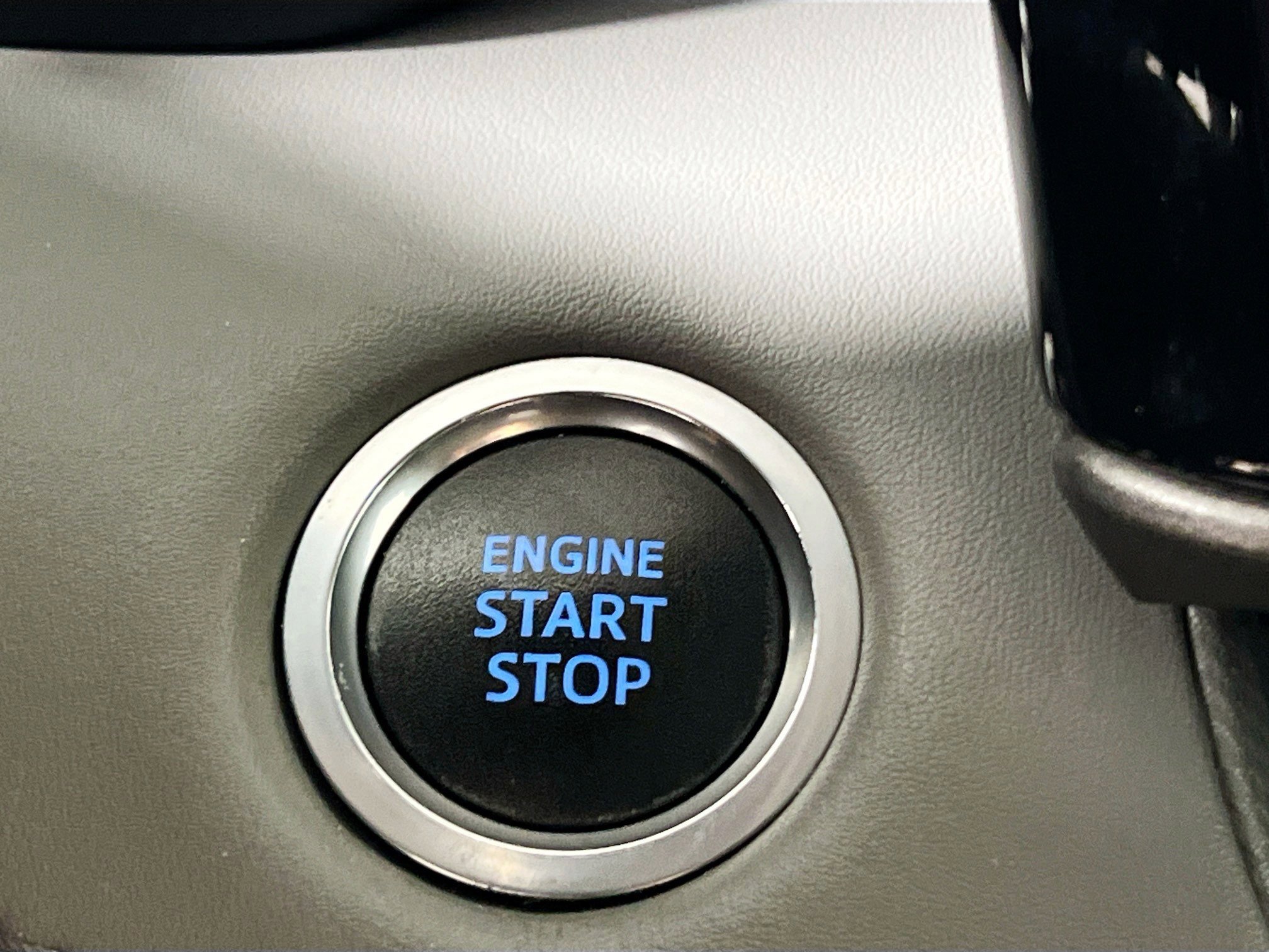 Used 2020 Toyota Highlander XLE image 24