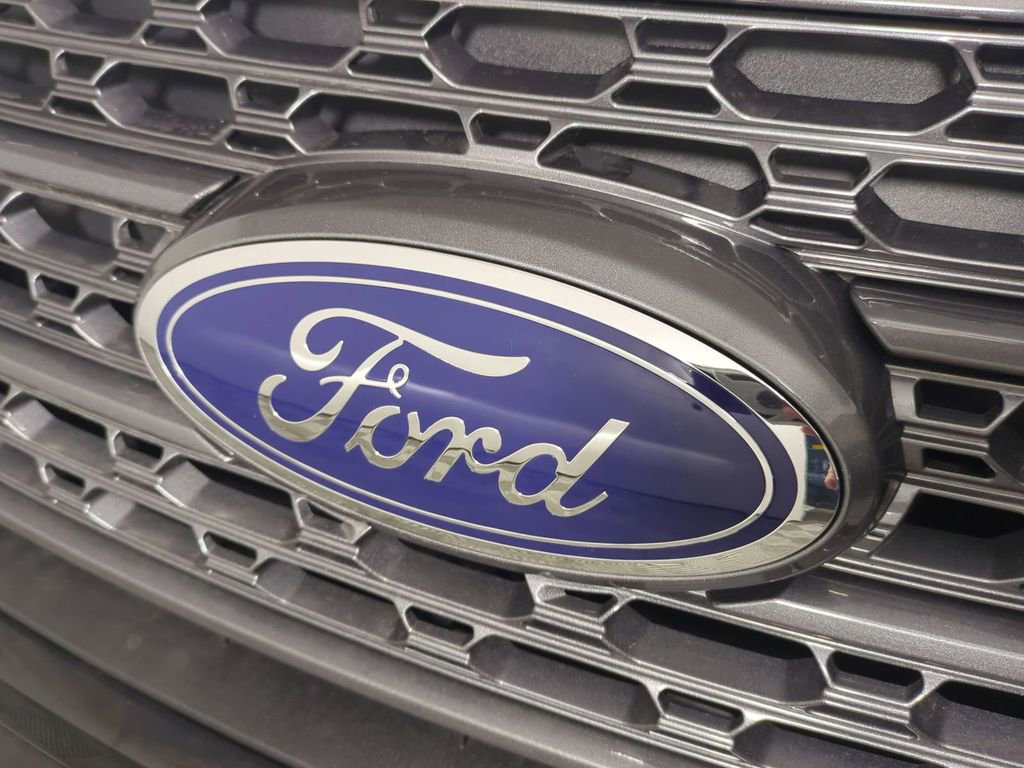 Used 2022 Ford Explorer XLT w/ Equipment Group 202A image 13