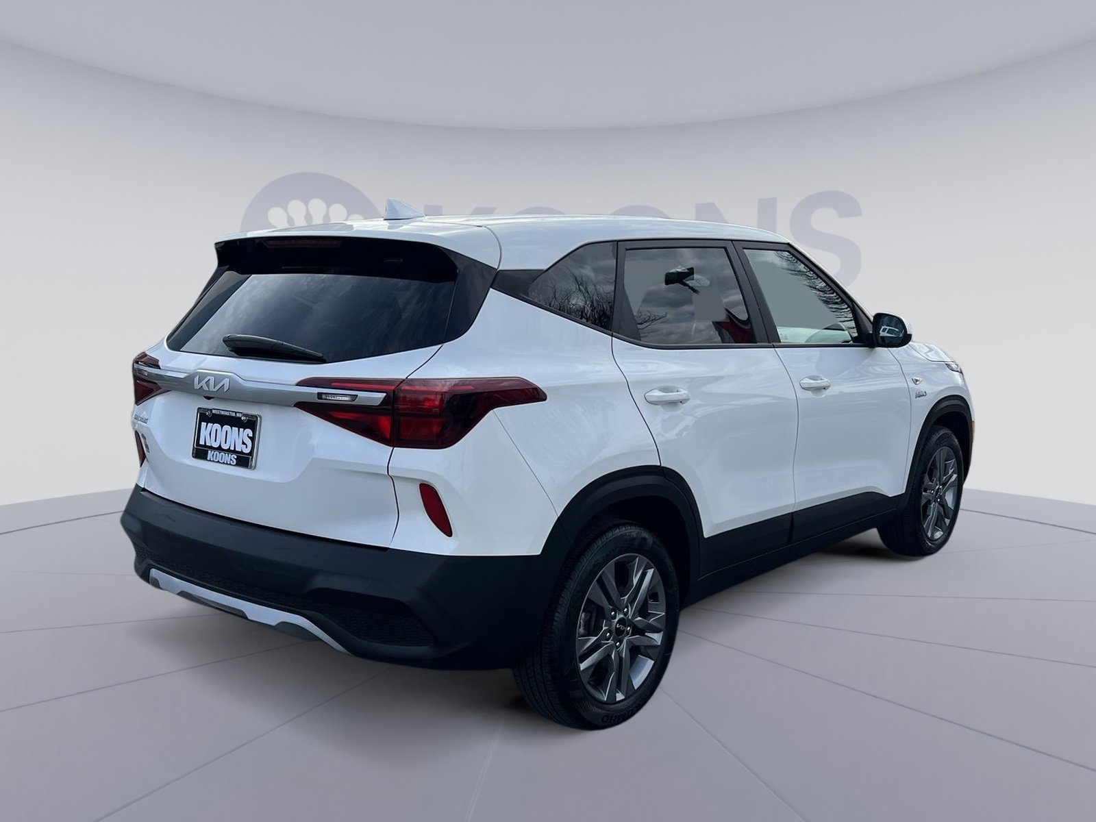 Used 2023 Kia Seltos LX image 7