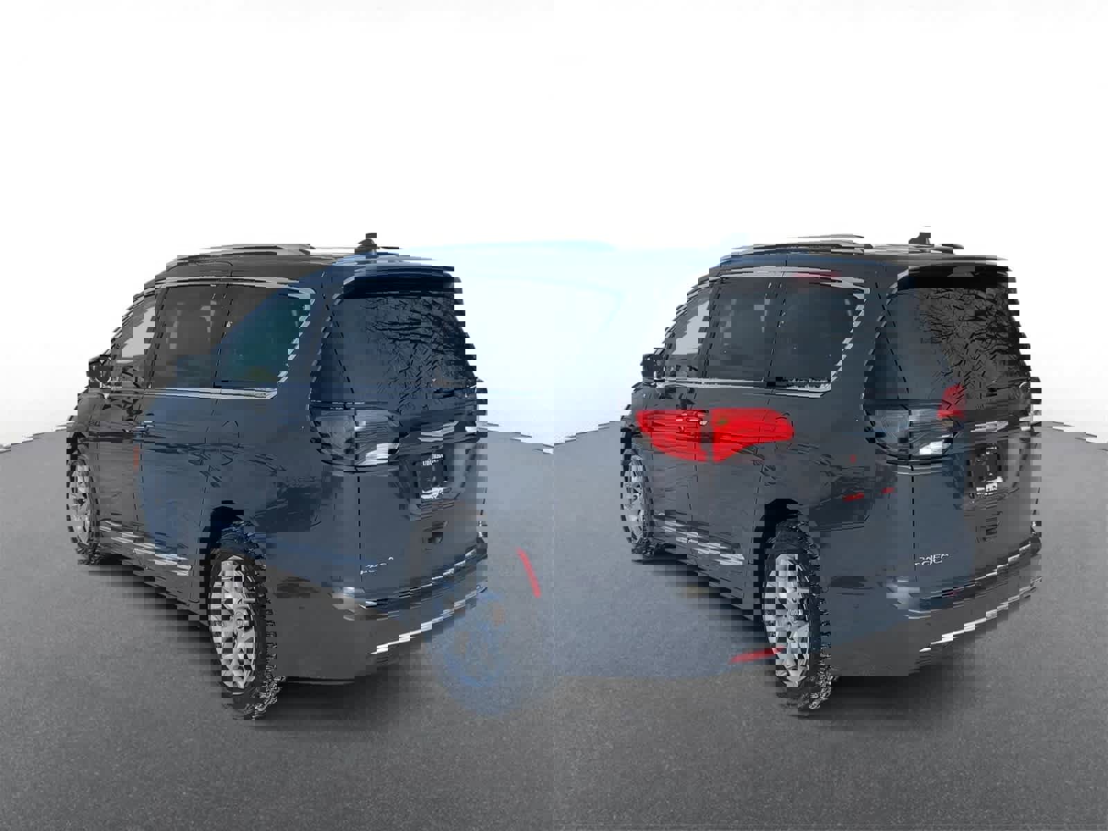 Certified 2017 Chrysler Pacifica Touring-L Plus w/ Advanced Safetytec Group image 6