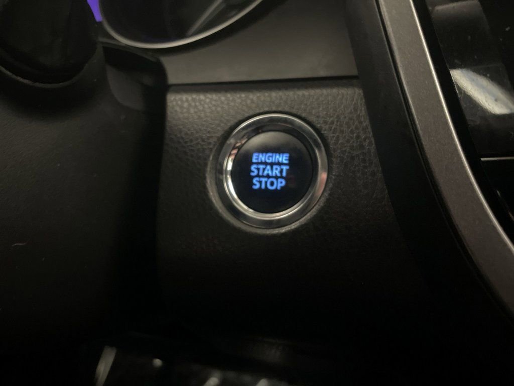 Used 2022 Toyota Camry SE w/ Convenience Package image 11