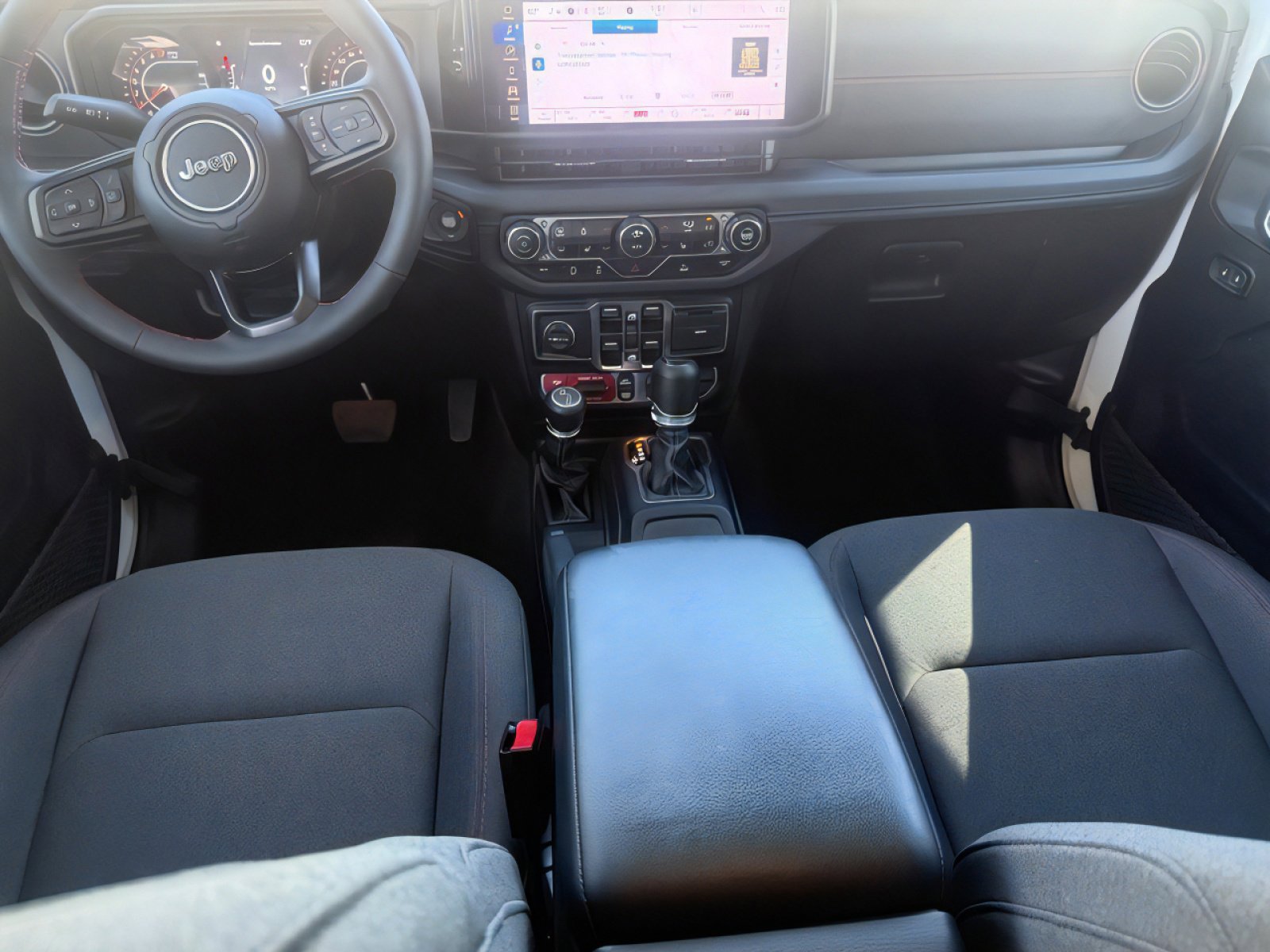 Used 2024 Jeep Gladiator Rubicon w/ Convenience Group image 15