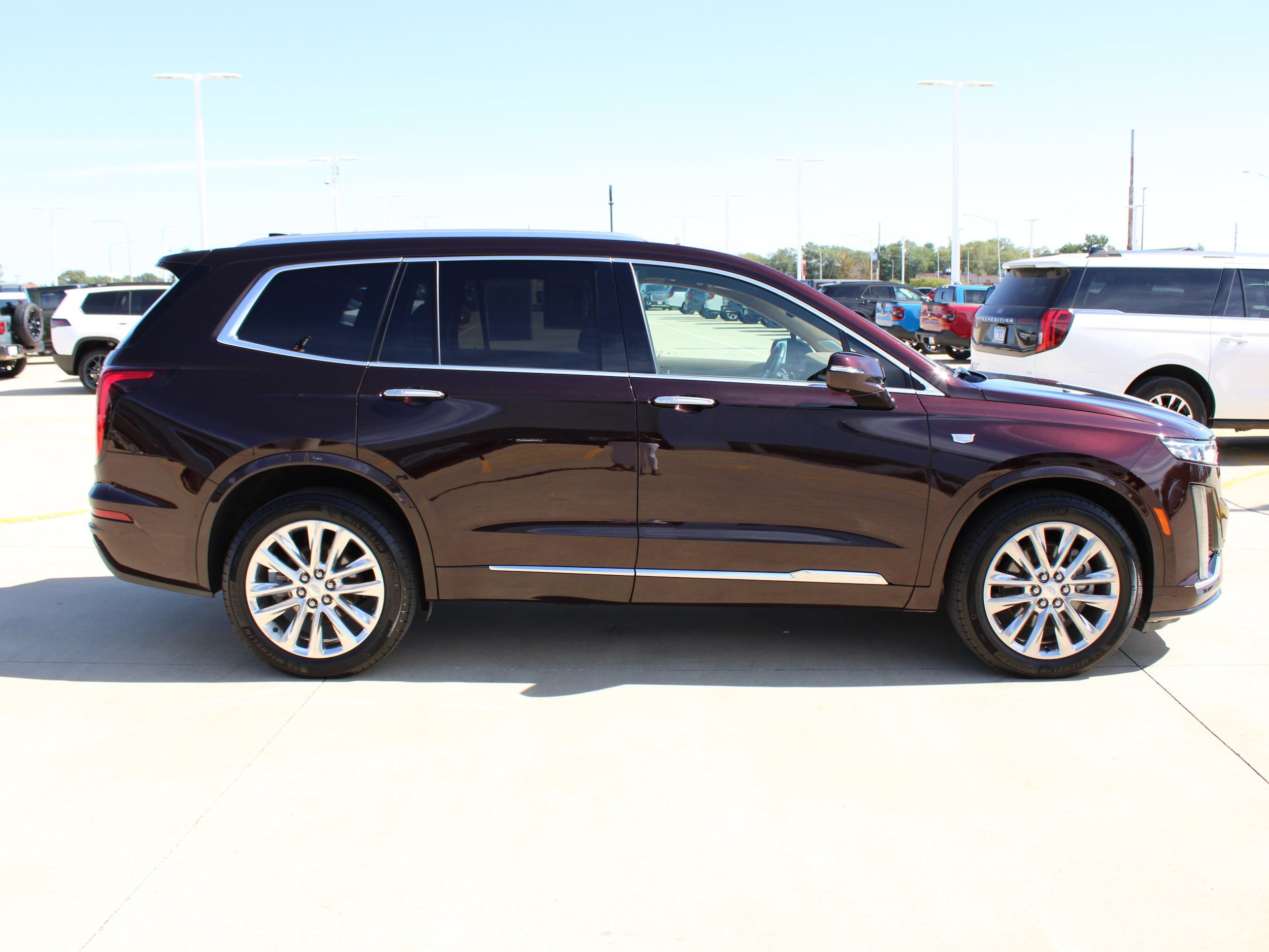 Used 2020 Cadillac XT6 Premium Luxury w/ Platinum Package AWD/4WD image 8