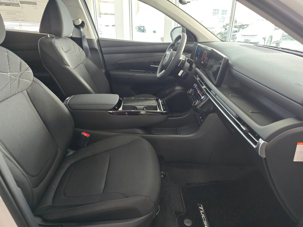 New 2026 Hyundai Tucson Blue SE image 32