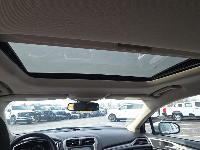 Used 2020 Ford Fusion SE image 18