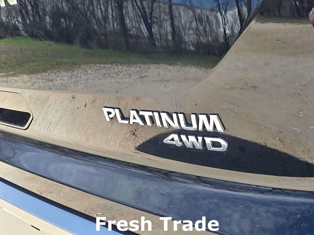 Used 2024 Nissan Pathfinder Platinum image 7