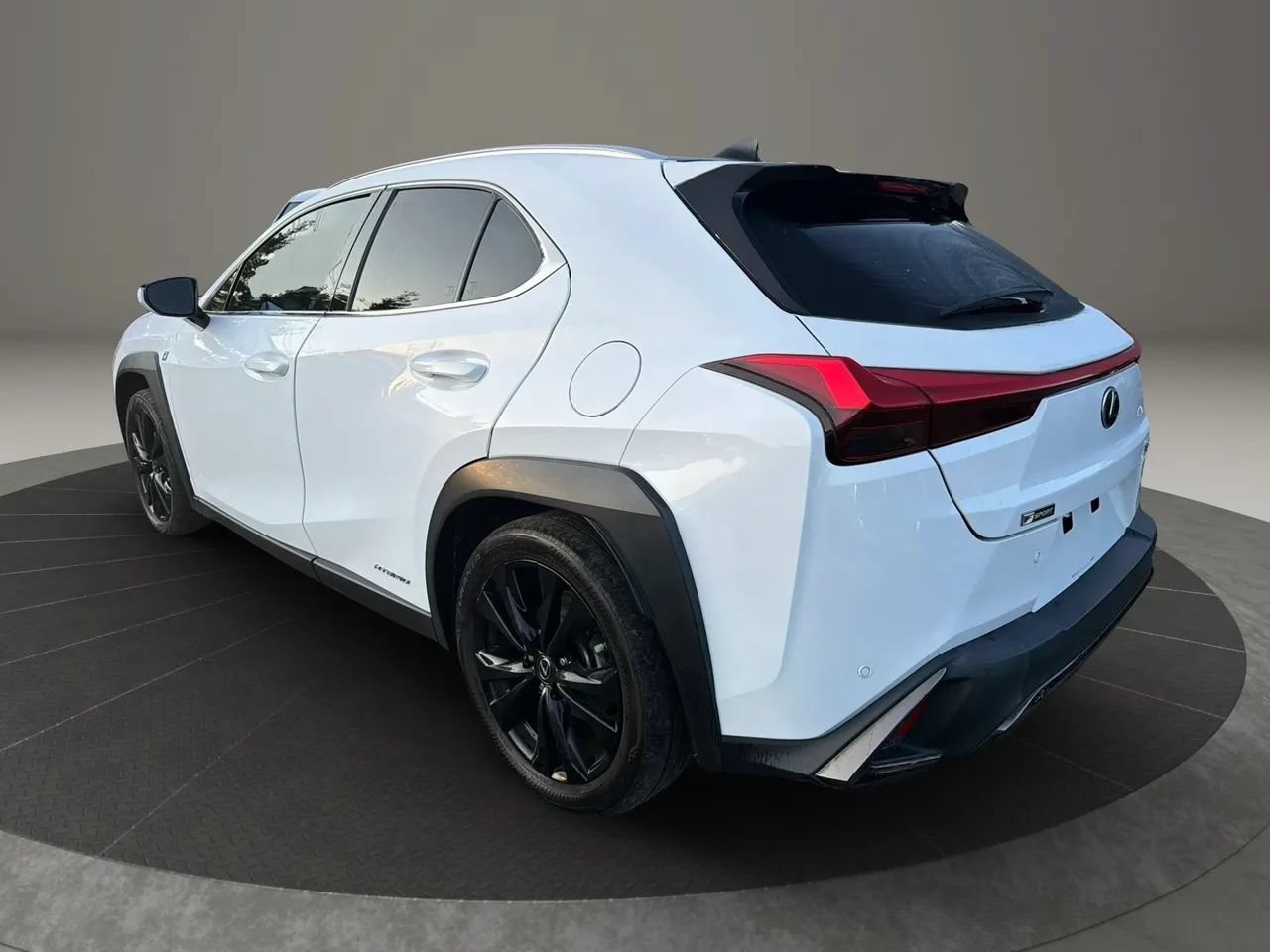 Used 2020 Lexus UX 250h F Sport w/ F Sport Premium Package AWD/4WD image 7