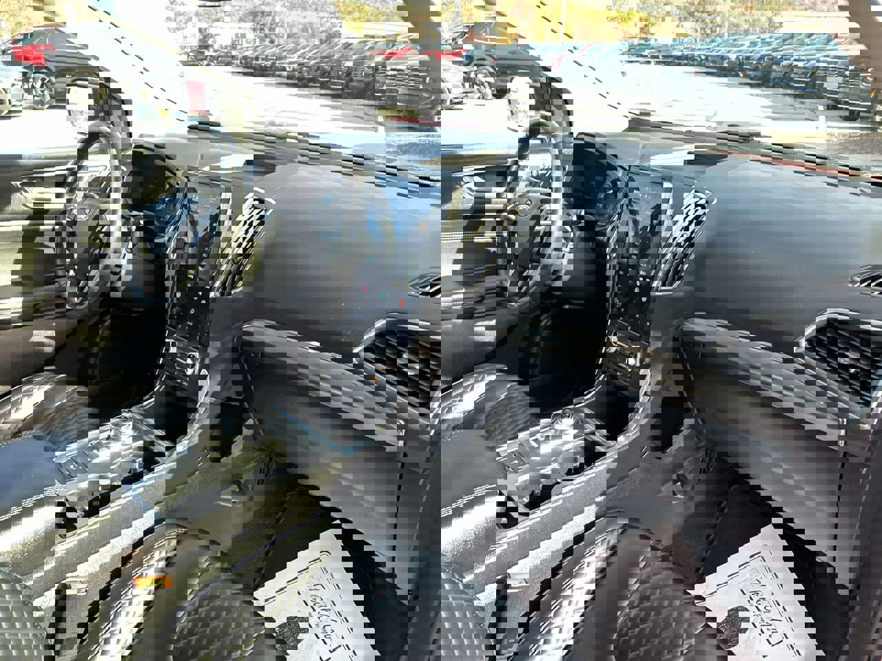 Used 2024 Ford Edge Titanium image 15