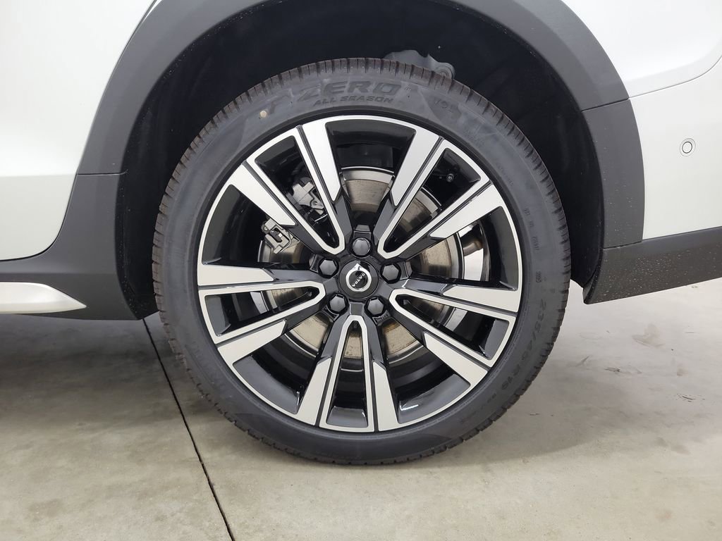New 2026 Volvo V60 B5 Cross Country Ultra w/ Protection Package Premier AWD/4WD image 12