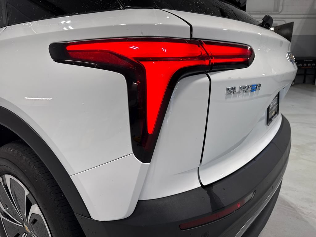 Used 2024 Chevrolet Blazer EV LT AWD/4WD image 56