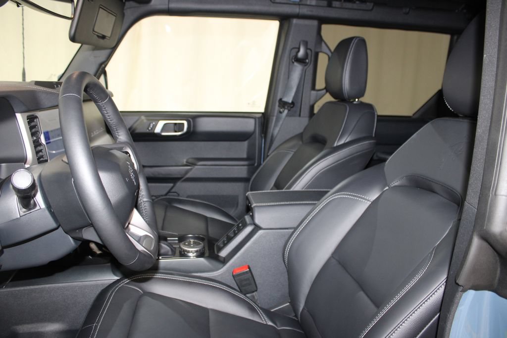 Used 2025 Ford Bronco Outer Banks AWD/4WD image 18
