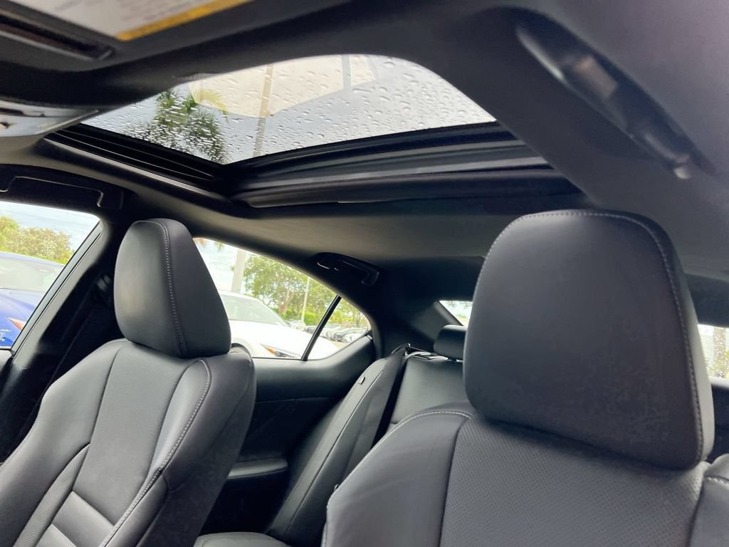 Certified 2022 Lexus IS 350 F Sport RWD image 19