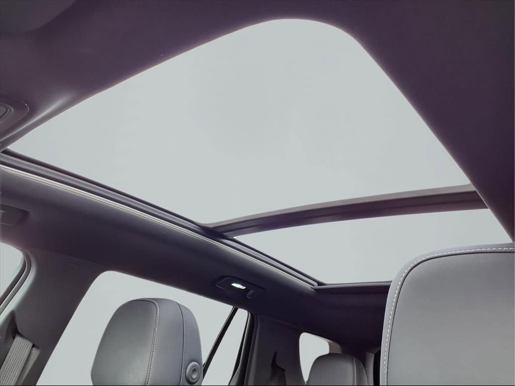 Used 2025 GMC Terrain Elevation w/ Elevation Premium Package image 26