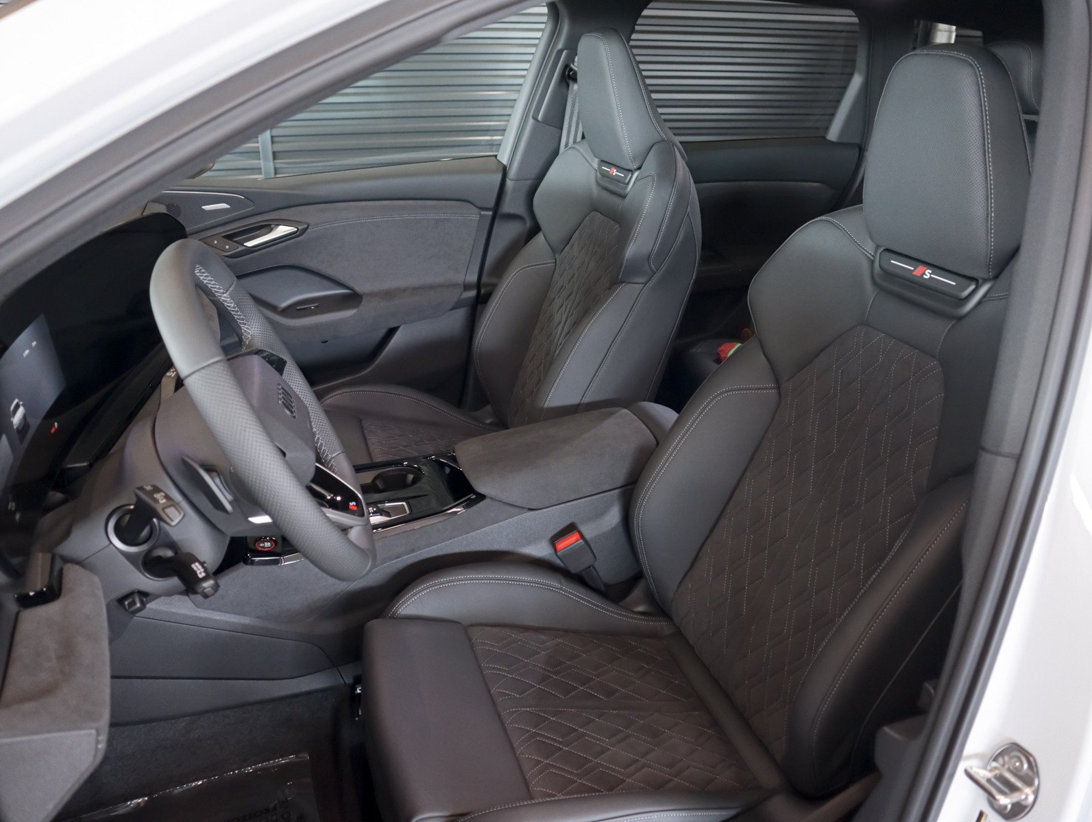 New 2027 Audi SQ6 e-tron Premium Plus AWD/4WD image 8