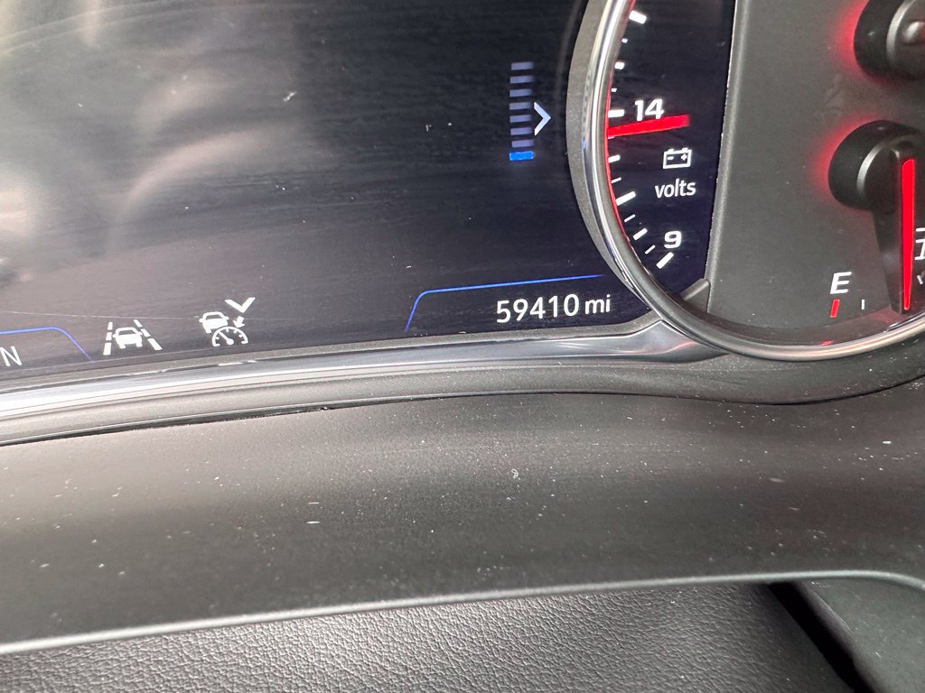 Used 2023 Chevrolet Traverse Premier FWD image 11