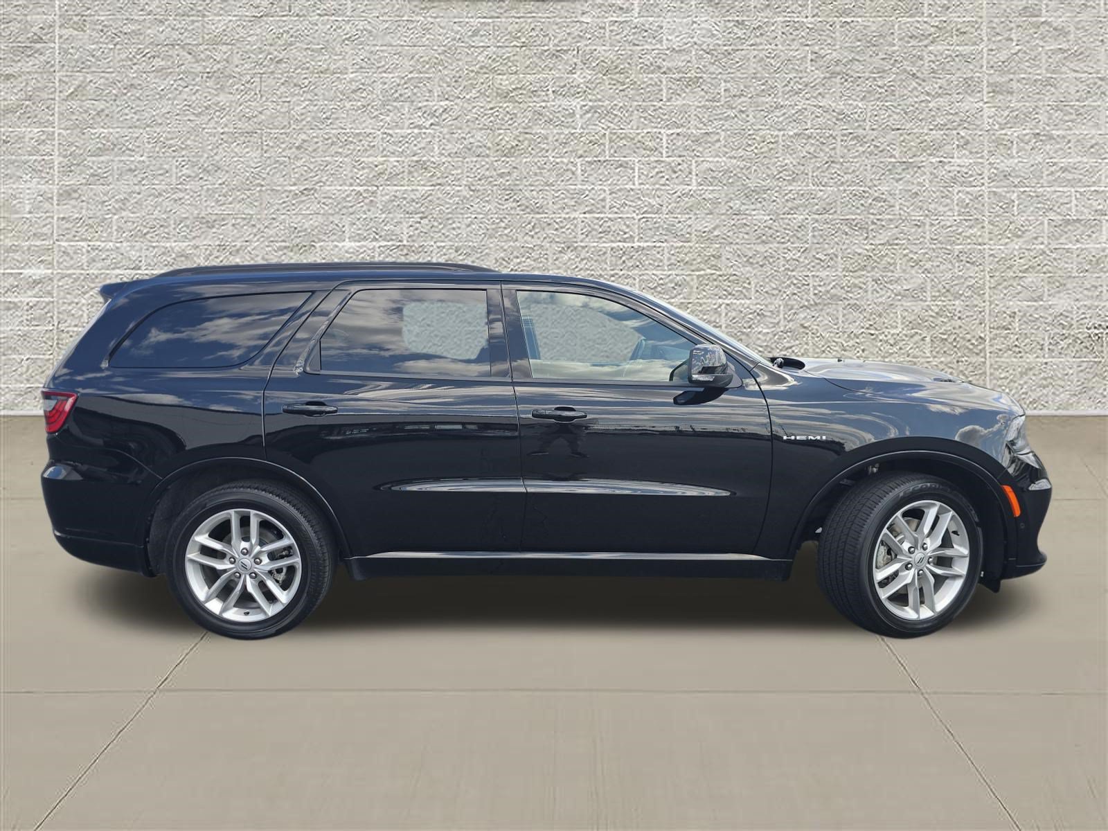 Used 2025 Dodge Durango R/T AWD/4WD image 8