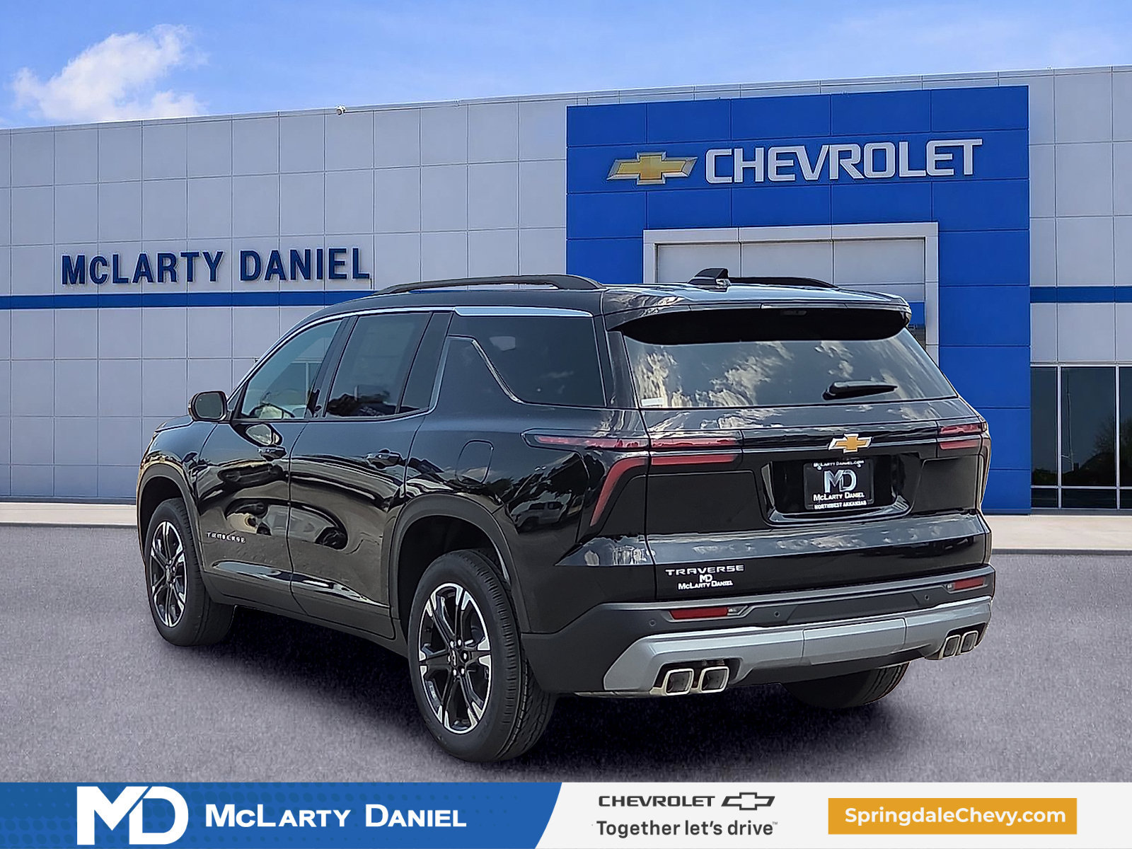 New 2027 Chevrolet Traverse LT w/ Sun and Wheel Package FWD image 4