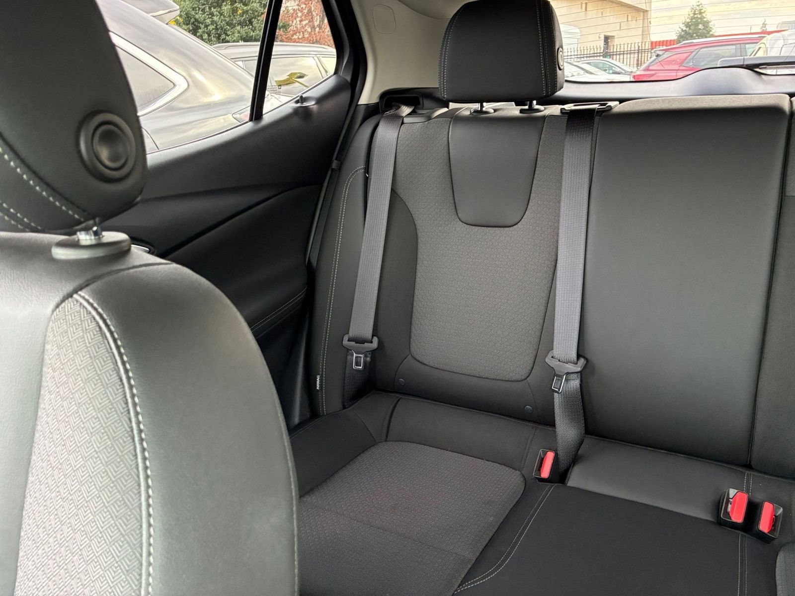 Used 2025 Buick Encore GX Preferred image 39