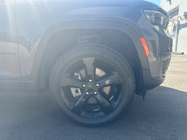 Certified 2023 Jeep Grand Cherokee L Laredo AWD/4WD image 13