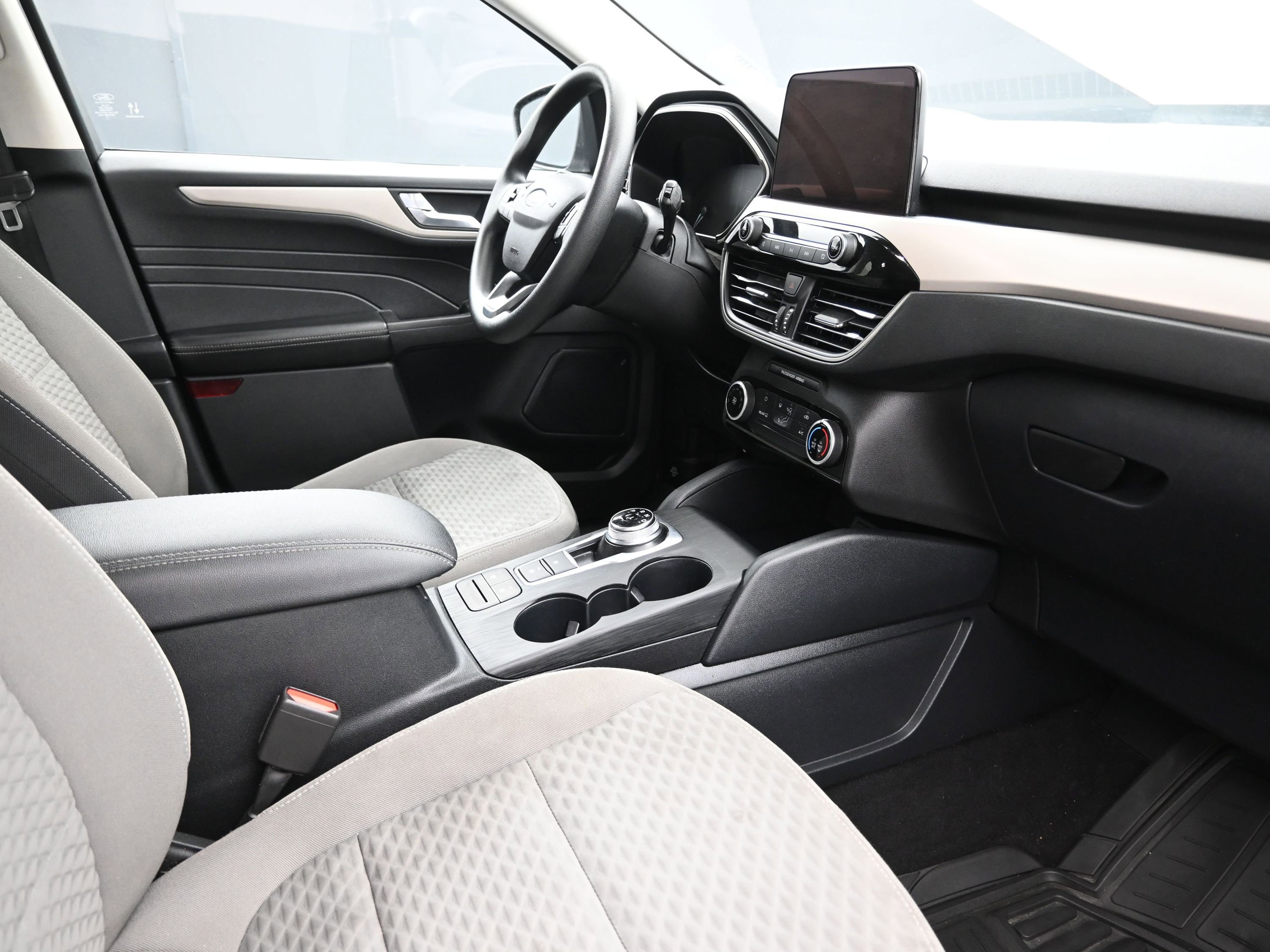 Used 2021 Ford Escape SE image 27