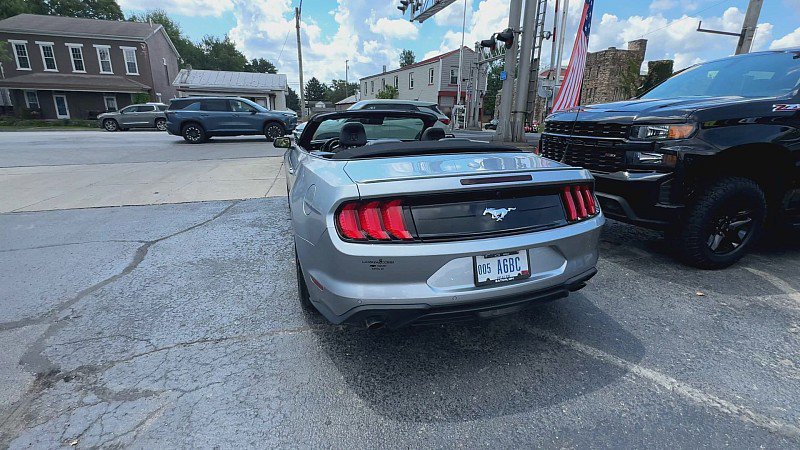 Used 2023 Ford Mustang Premium image 3