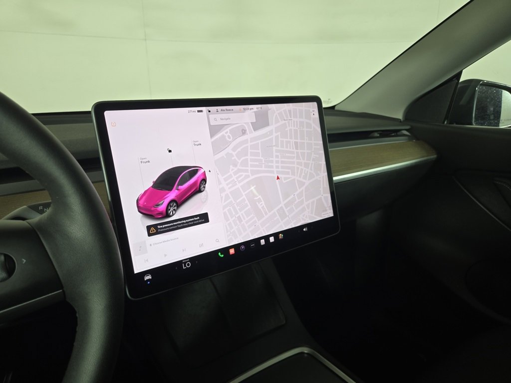 Used 2022 Tesla Model Y Long Range image 22